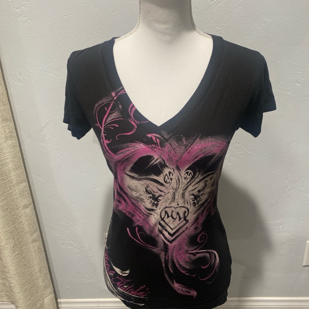 Women's Black and Pink Graphic V-Neck Top